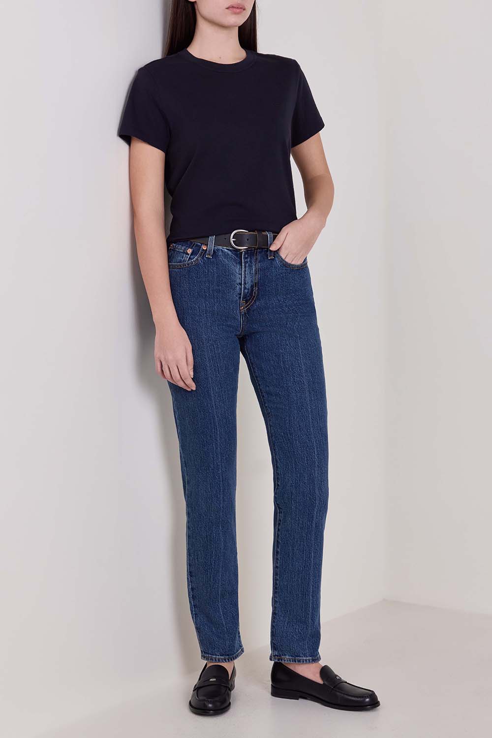 מכנסי ג'ינס בגזרת סלים